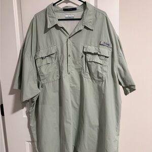 Columbia Men's PFG fishing shirt. Sage Green